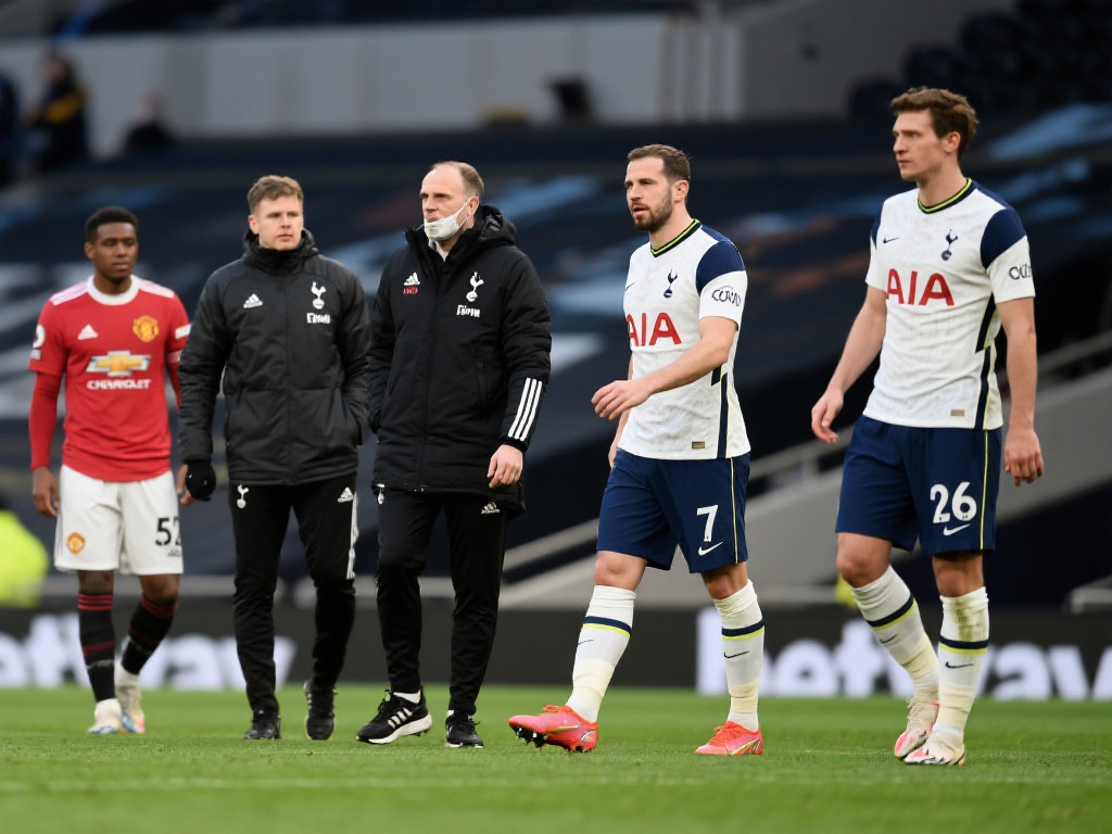 去年裁员省4000万镑,曼联多项措施力求开源节流 案例分析:托特纳姆热刺的裁员对比
热刺