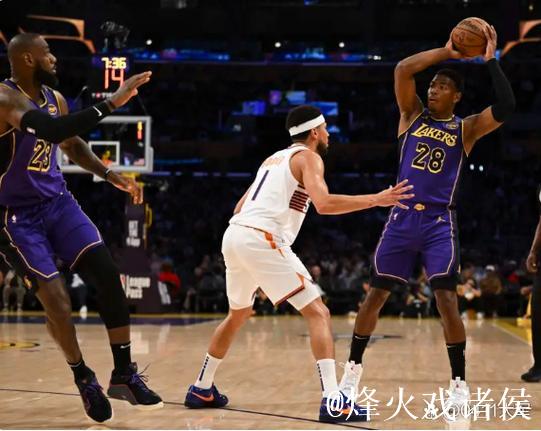 杜兰特狂轰30分詹姆斯低迷 湖人不敌太阳三连胜告终